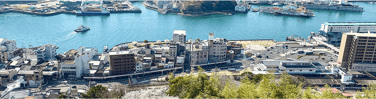 背景画像 海や船・町全体を上から見下ろした写真です